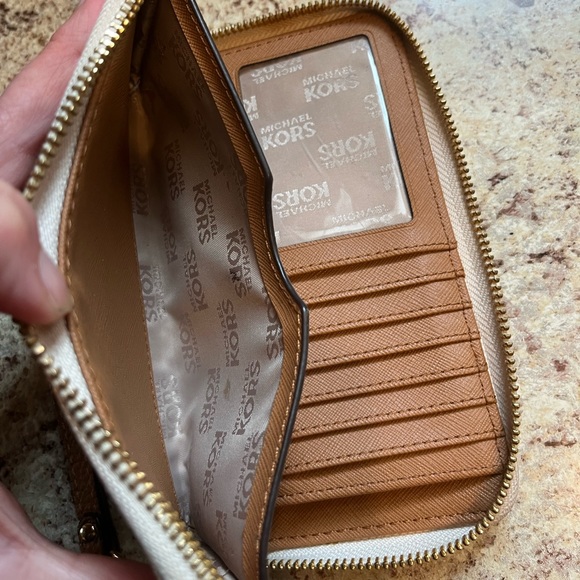 Michael Kors Clutch Wristlet Zip Wallet - Picture 12 of 13